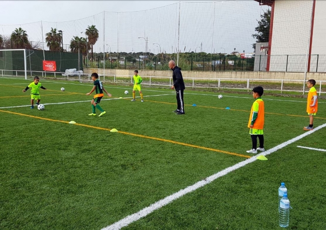 校园孩子们训练 