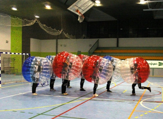 Burbujas en polideportivo cubierto