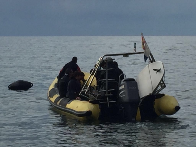  Bateau de plongée 