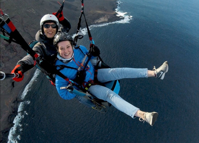  Alzare i piedi nel parapendio 