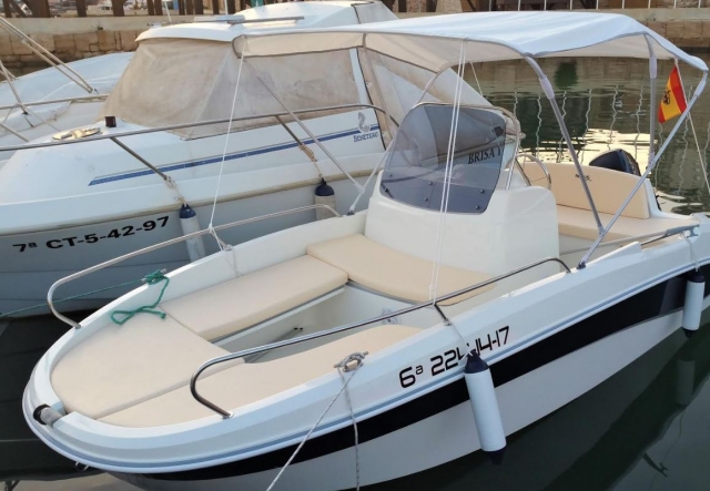  Boat for rent without title 