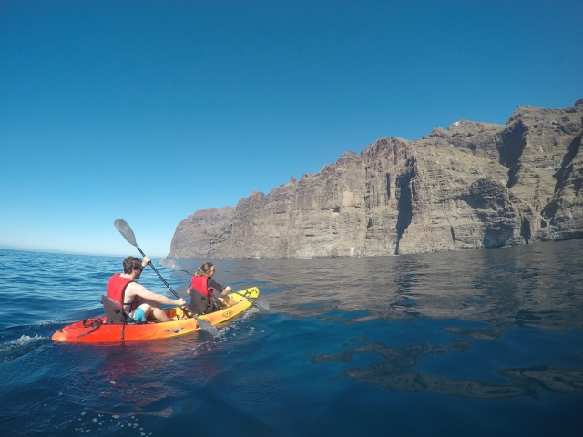 Navegando en kayak en Los Gigantes