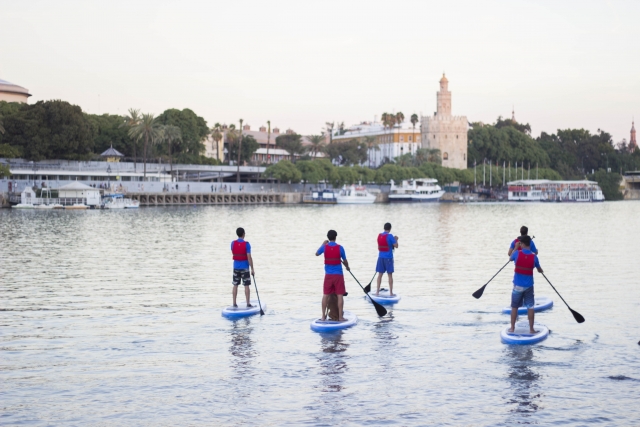 Sup por el rio en Sevilla
