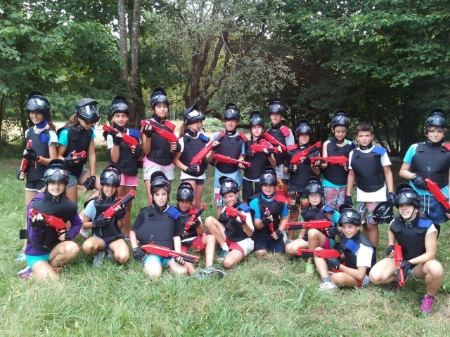  Paintball pour enfants pendant le camp 