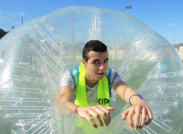 Asomado en la burbuja