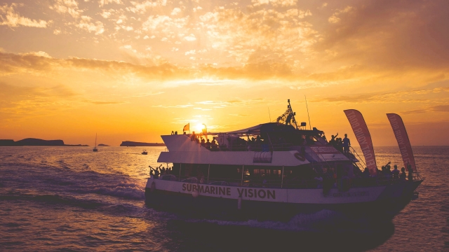  Nosso catamarã navegando pelo Mediterrâneo 