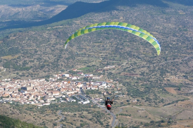  Cebreros unter der Paraglide 