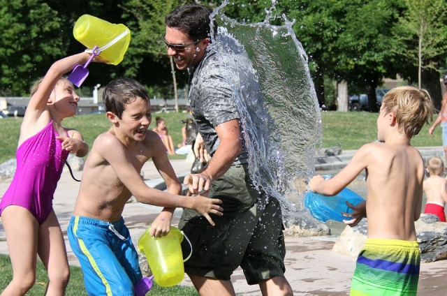 Jugando con agua campamento Valladolid