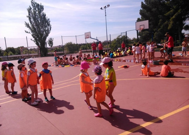 e-19747366-pistas-deportivas-campamento-urbano-zaragoza15211910362992.jpg