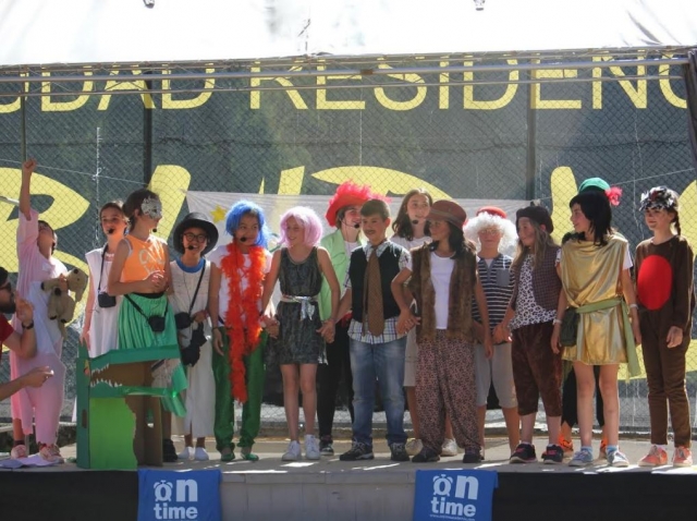e-19747366-teatro-en-el-campamento-de-ingles-de-huesca15211910301051.jpg