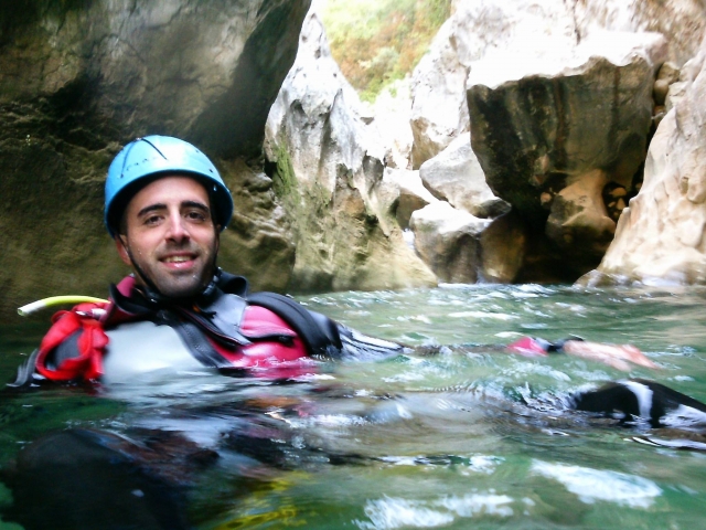  Canyoner a galla nel fiume 