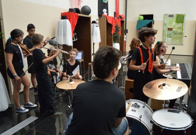 Clase de musica campamento Salamanca