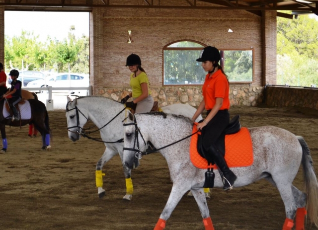  Apprentissage de l'équitation à El Catllar 