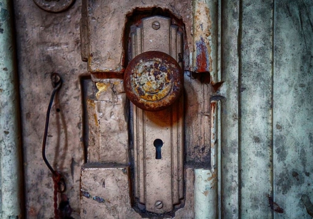  Pomello e serratura antichi 