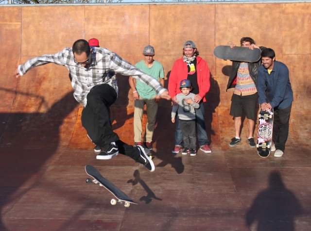 e-19747991-sesiones-de-skate-durante-el-campamento-en-villaviciosa15246685396861.jpg