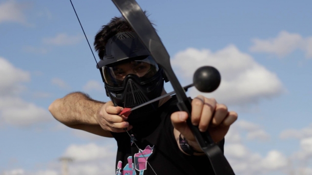  Zeigt nach vorne mit dem Datum 