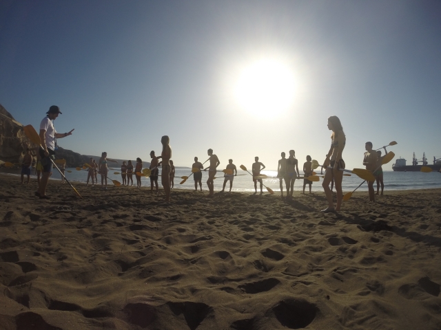  Apprendre à utiliser la pagaie au coucher du soleil 