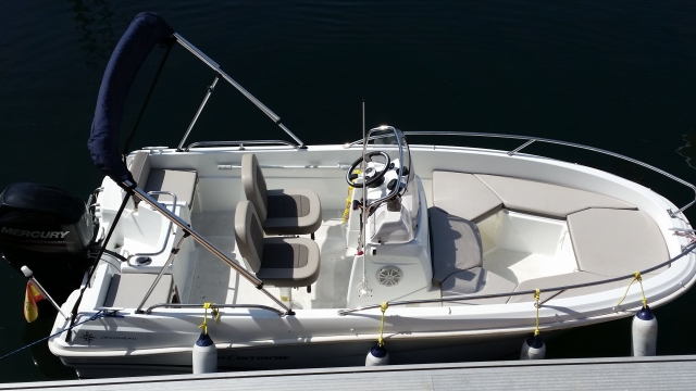 Barco de menos de 6 metros en Vigo