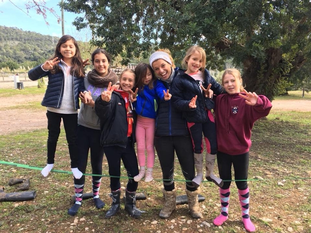 Amici del campo equestre diurno 