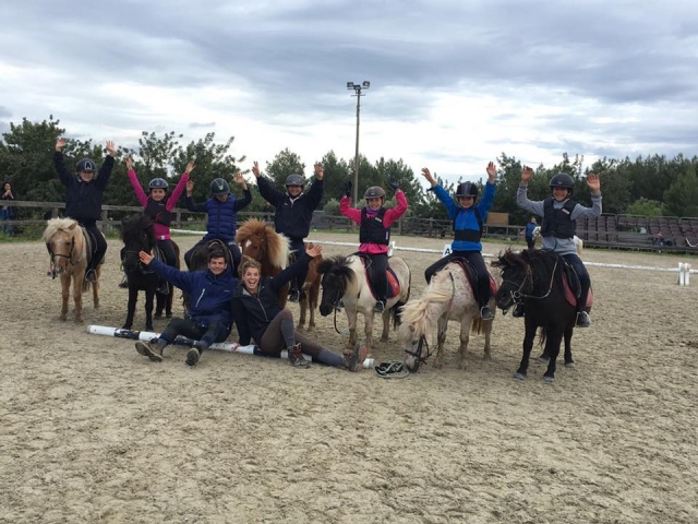  Giochi con i pony in maneggio