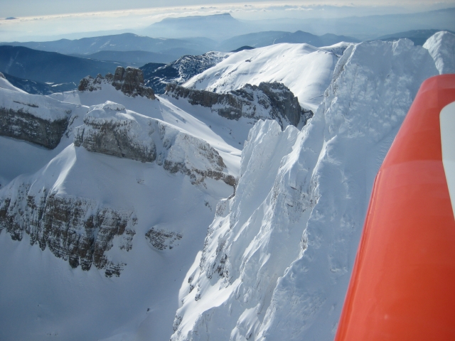 El pico Aneto desde la aeronave