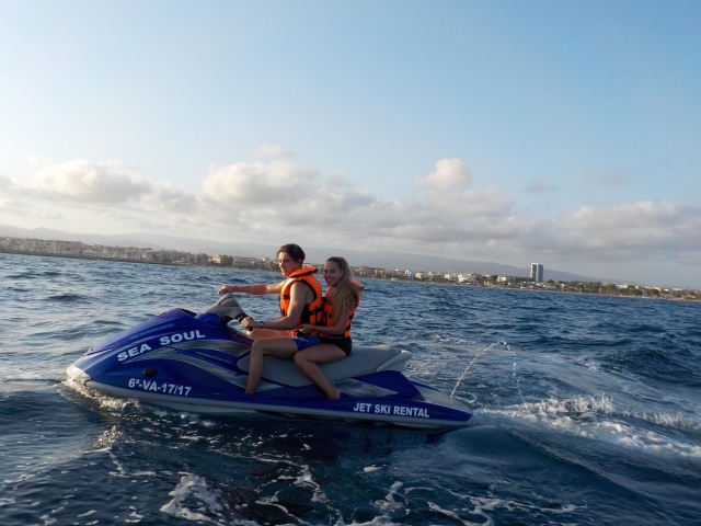  Partager le jet ski à Cambrils 