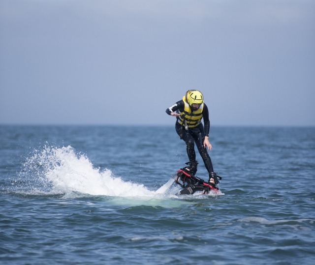 Sobre el agua con el flyboard