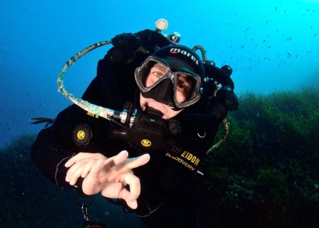 Buceador profesional en el Mediterraneo