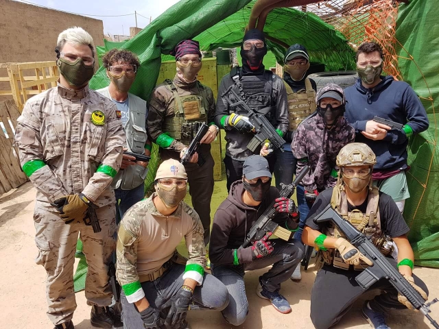 Grupo de soldados de airsoft