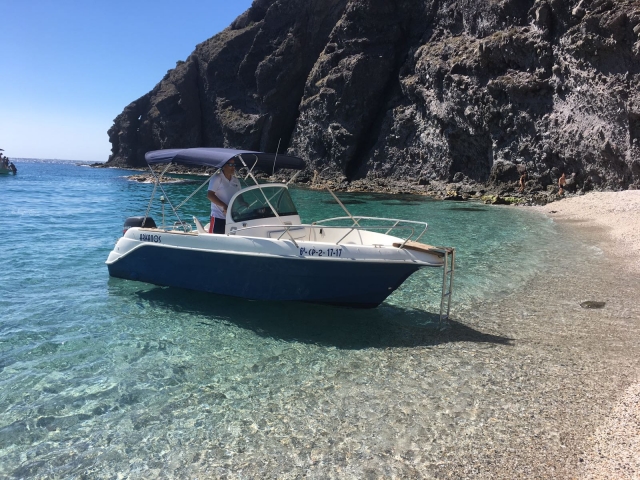 Barco Arkanos en el Cabo de Gata
