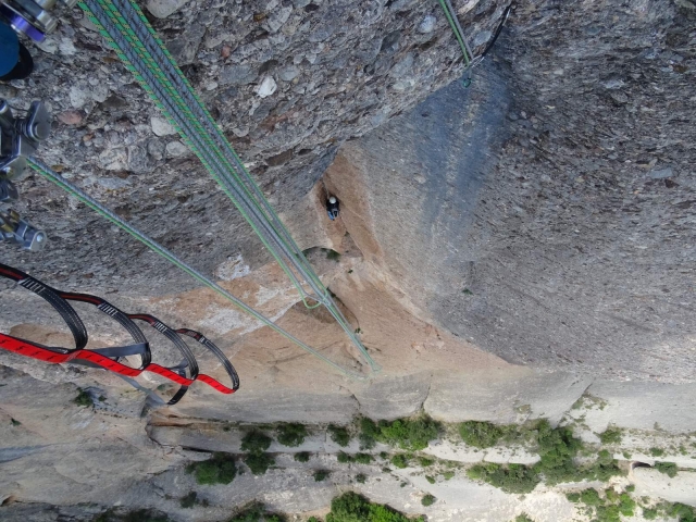 Parete verticale dei Pirenei 