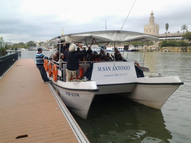  Bachelorette party on the catamaran in Seville 