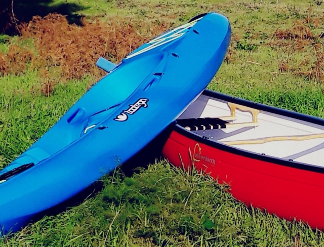 Kayak sobre la canoa