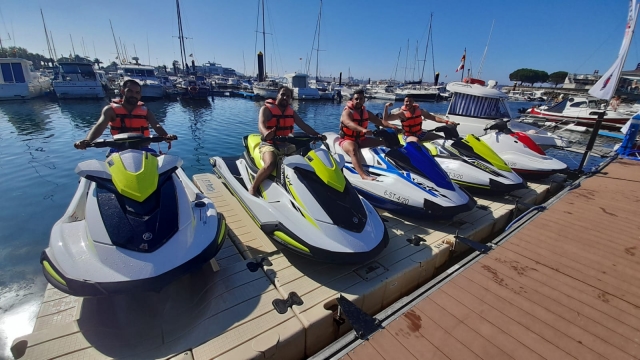  Auf den Jetskis im Hafen von Santander 