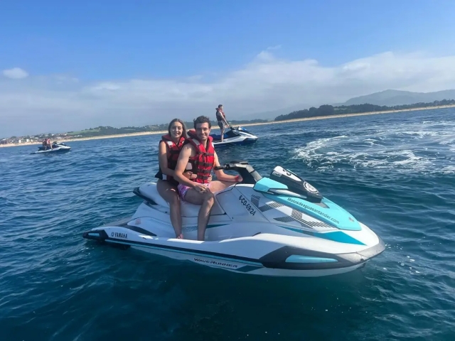 Opinión de Claudia sobre Ruta en Moto de agua biplaza Santander T.Alta