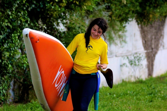  Taking the sup equipment to Barrika Beach 