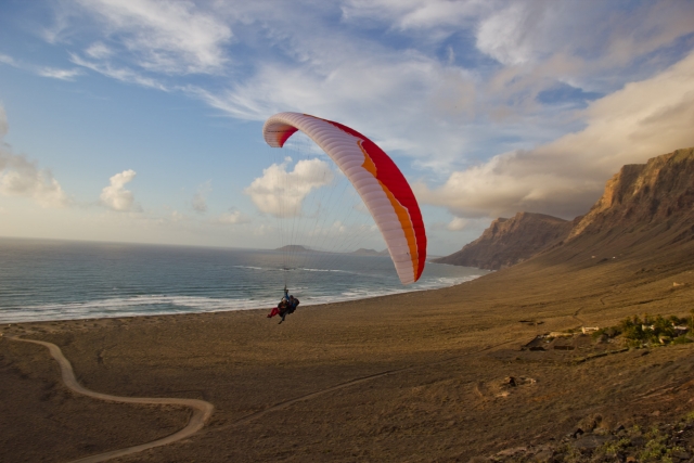 Vuelo en parapente deluxe en Famara