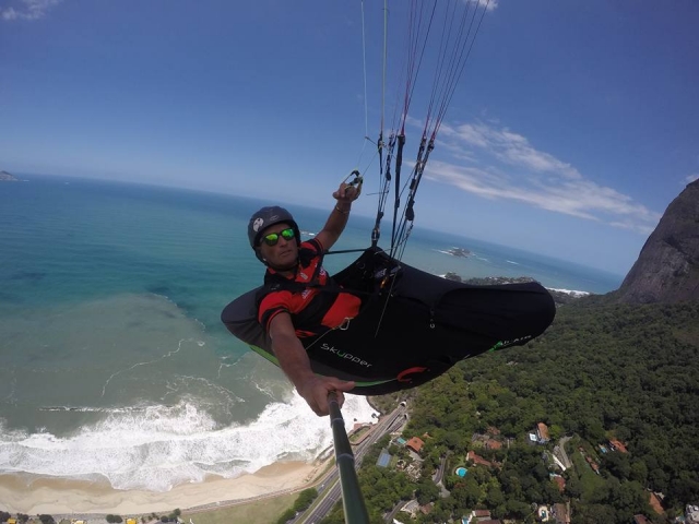 Vuelo individual de parapente