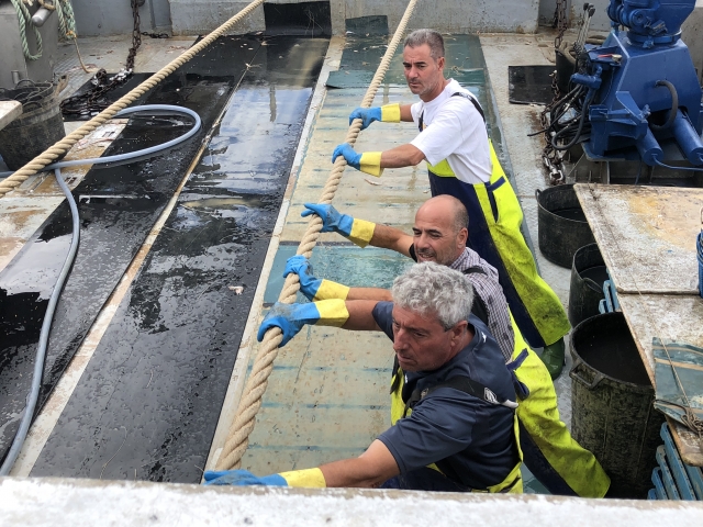 Pesca profesional en barco de Castellon