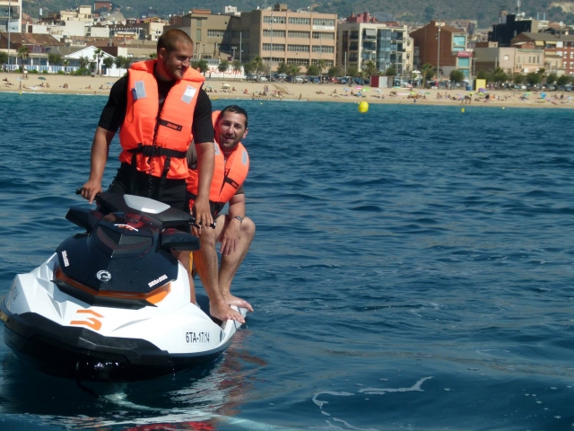 Levantandose del jet ski