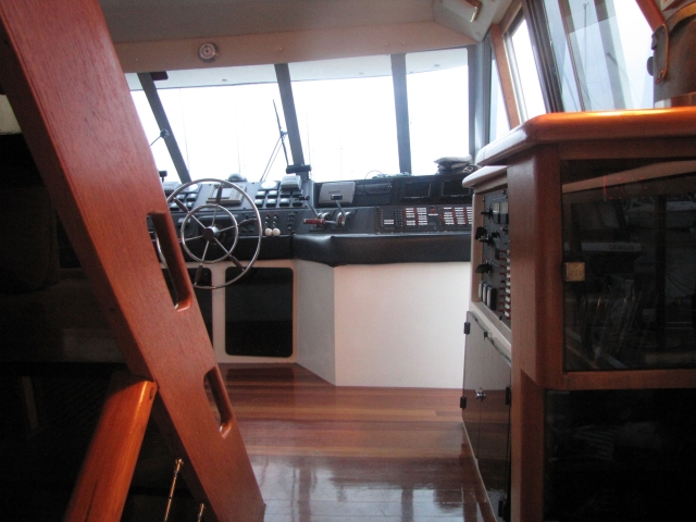  Gouvernail et commandes du bateau 