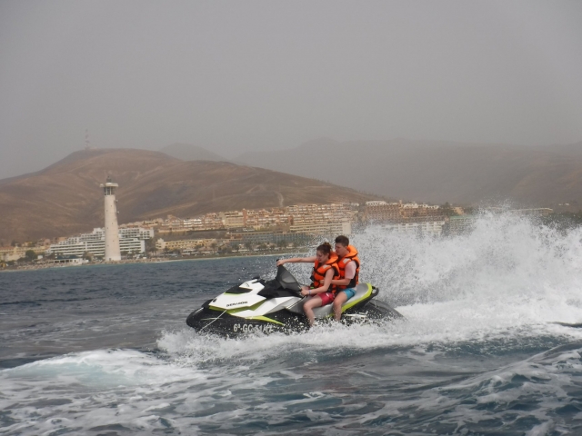  加那利群岛的 Seadoo 摩托艇 