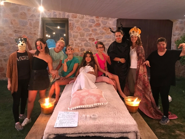 Noches de teatro y disfraces
