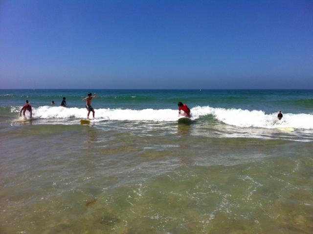 Probando las primeras olas