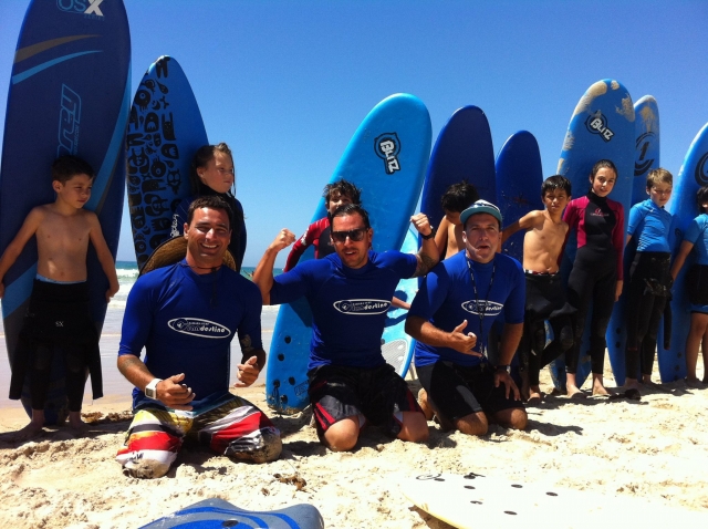Equipo de monitores de surf