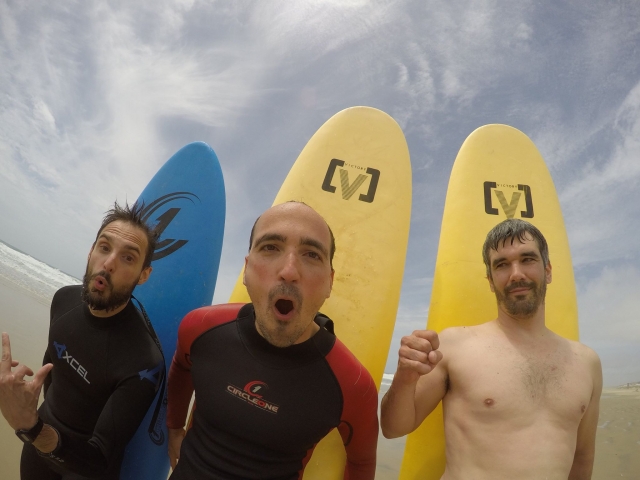 Preparados para hacer surf en Zahara