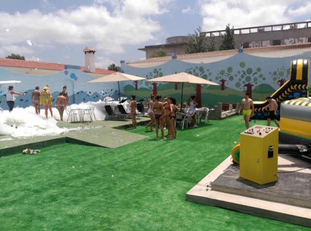  Schaumparty und Strandbar 