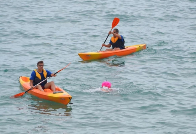 Paseo en kayak en la costa