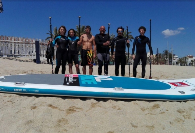 Tabla de big sup en Badalona