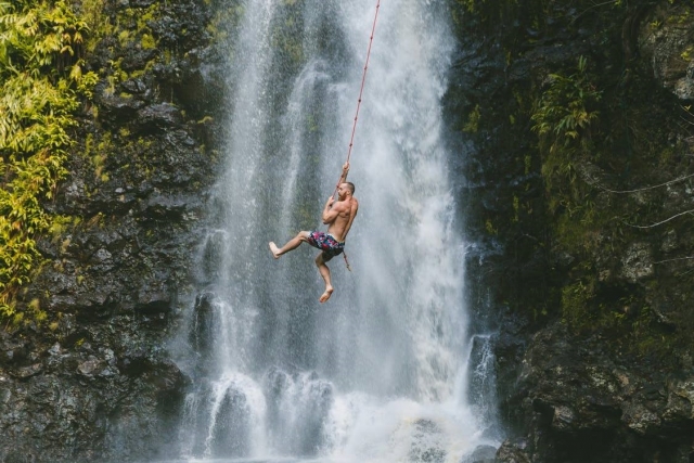 Salto acuático con cuerda 